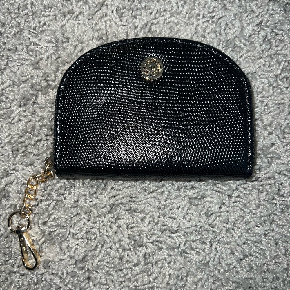 Chic Black Textured Wallet with Gold Accent